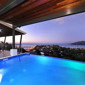 15 Kara - Luxurious With Million Dollar Views , Airlie Beach Australia